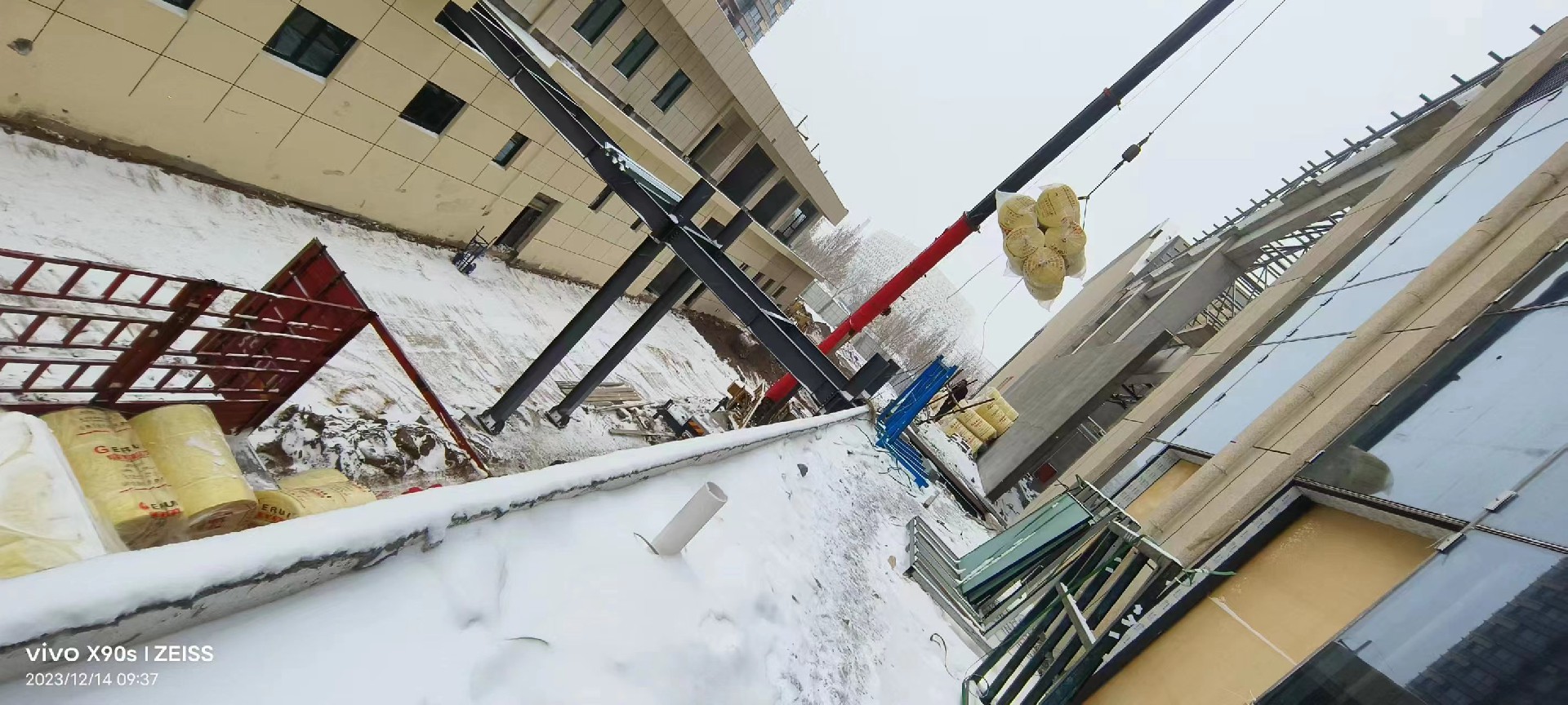 金鼎鋼構風雪不停一支鐵軍