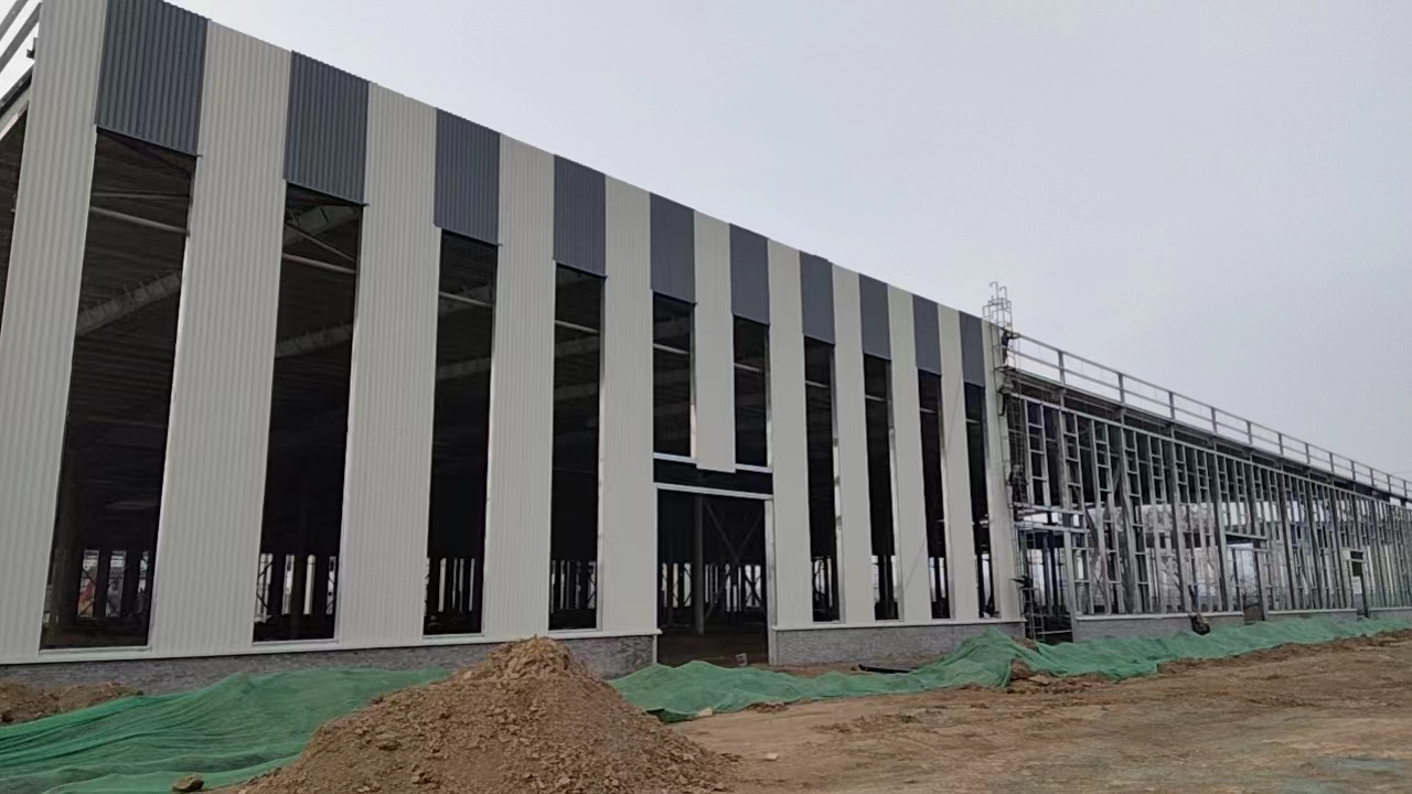 衡水鋼結構  鋼結構墻板安裝  廠房墻板樣式 .jpg