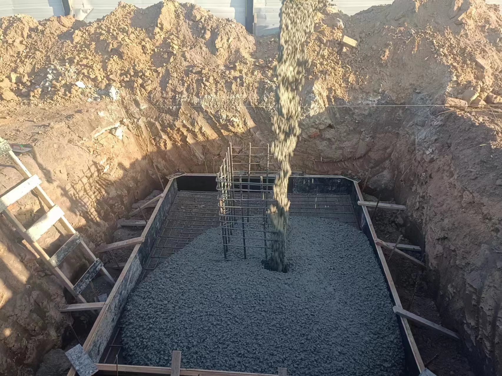 鋼結構廠房獨立基礎 基礎墩施工 衡水鋼結構車間.jpg