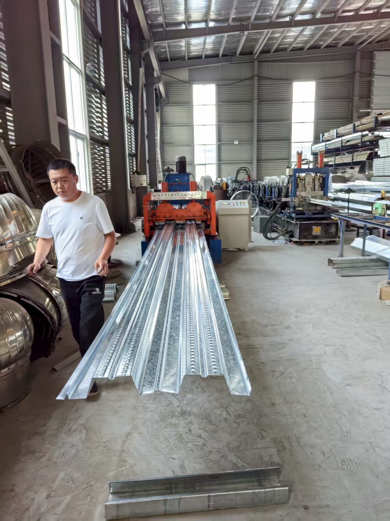 樓承板1.墻檁條、熱鍍鋅方管、衡水鋼構加工、方管加工、鋼構加工、金鼎鋼構13131801767