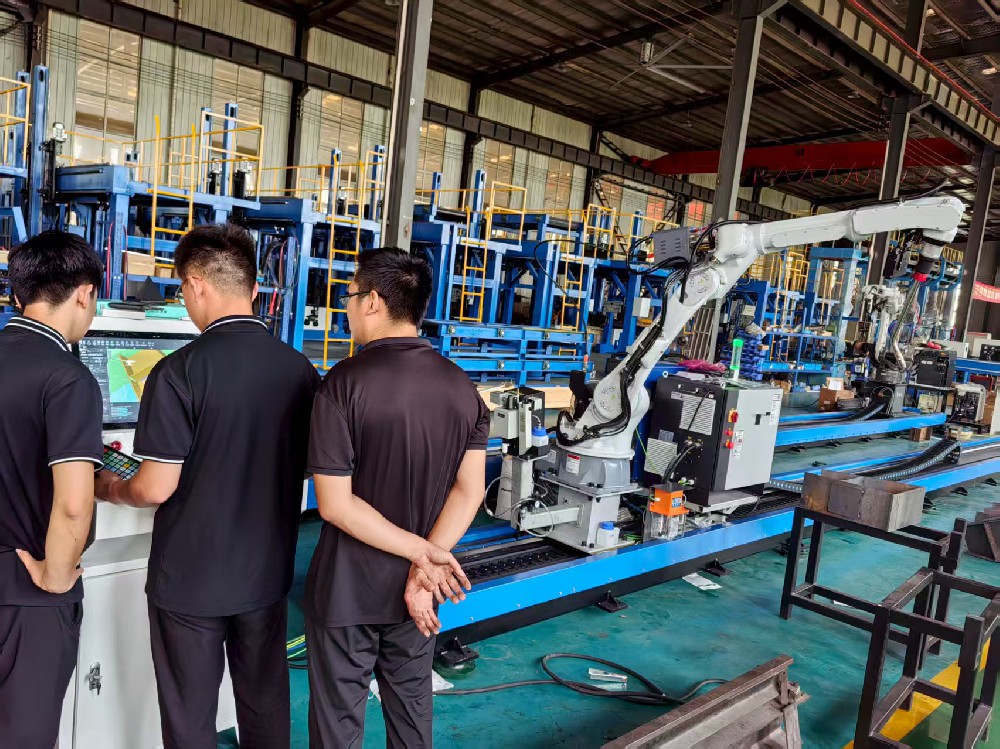 機器人全自動焊接