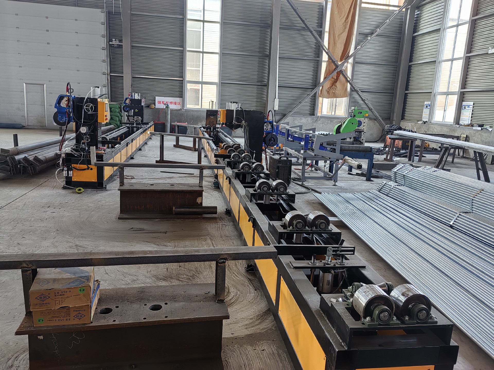 衡水鋼結構廠家鋼構鋼系桿自動化焊接 自動焊 13131801767.jpg